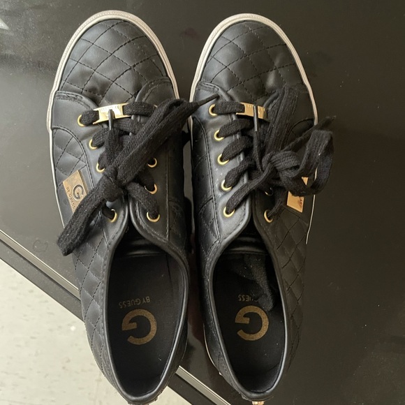 Shoe - Picture 2 of 2